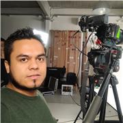 Diseñador Audiovisual formado en Argentina, ofrece clases de Cine y realización Audiovisual, Guión, Fotografía para audiovisual, Dirección de arte, Foto fija